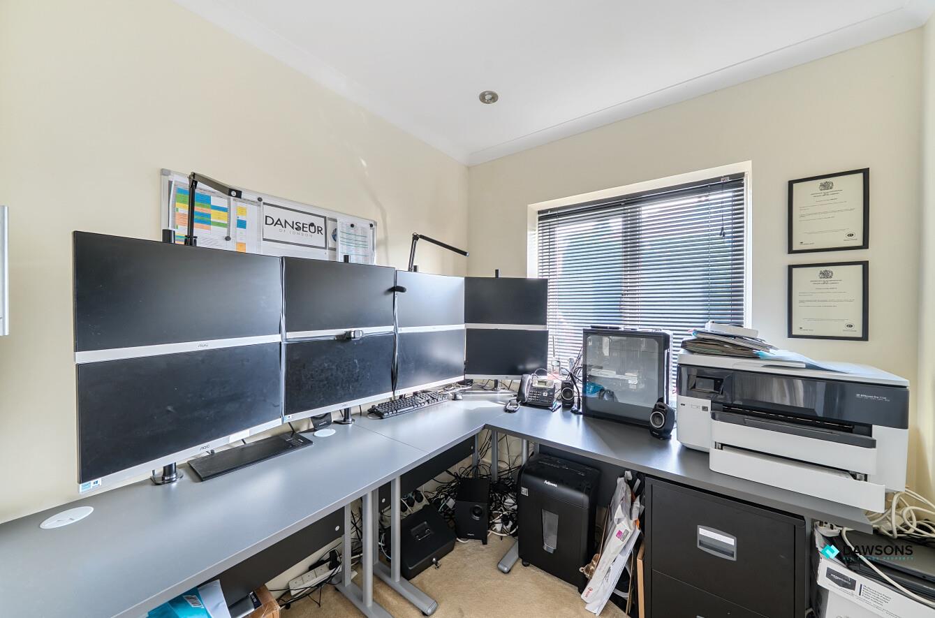 Druslyn Road, West Cross, Swansea, SA3 5QE